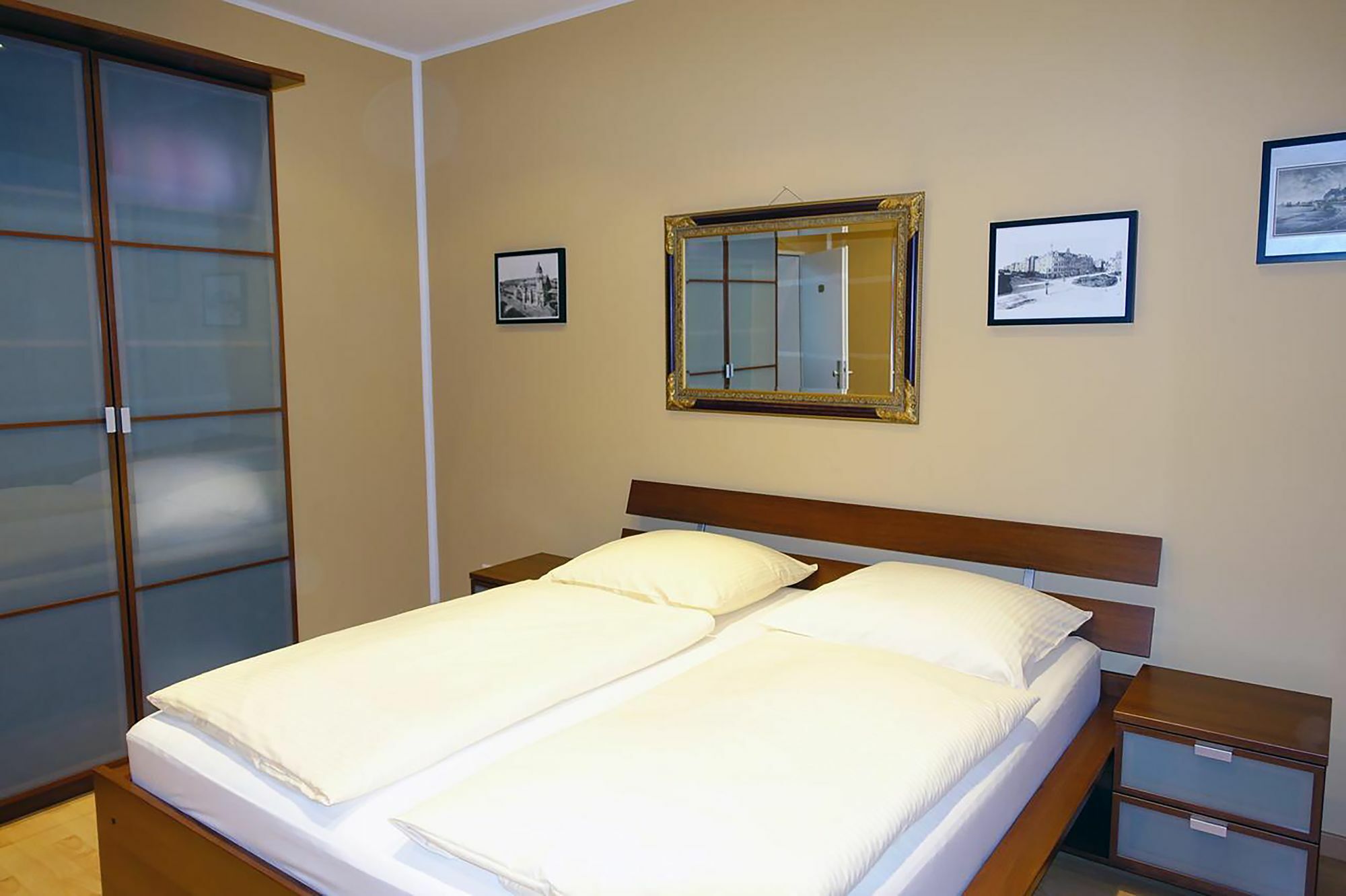 Hotel Suedbruecke Koeln Esterno foto