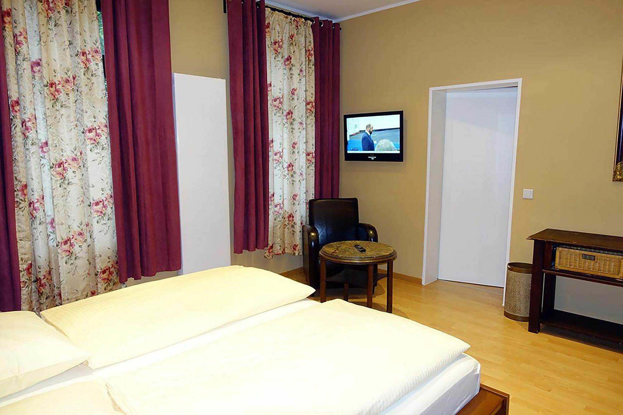 Hotel Suedbruecke Koeln Esterno foto